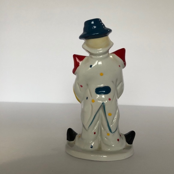 Porcelain Clown Figurine Holding Umbrella 7” Inch - Picture 2 of 3